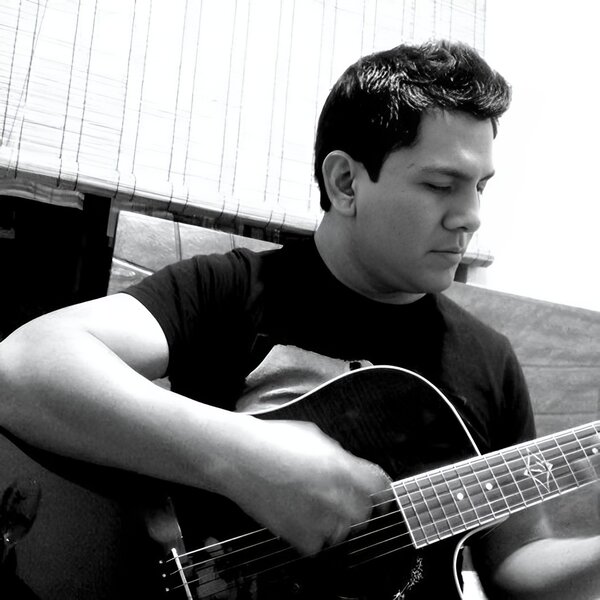 Ed Cabrera - Productor Musical profesional en Lima Perú con más de 10 años de experiencia en mezcla y mastering